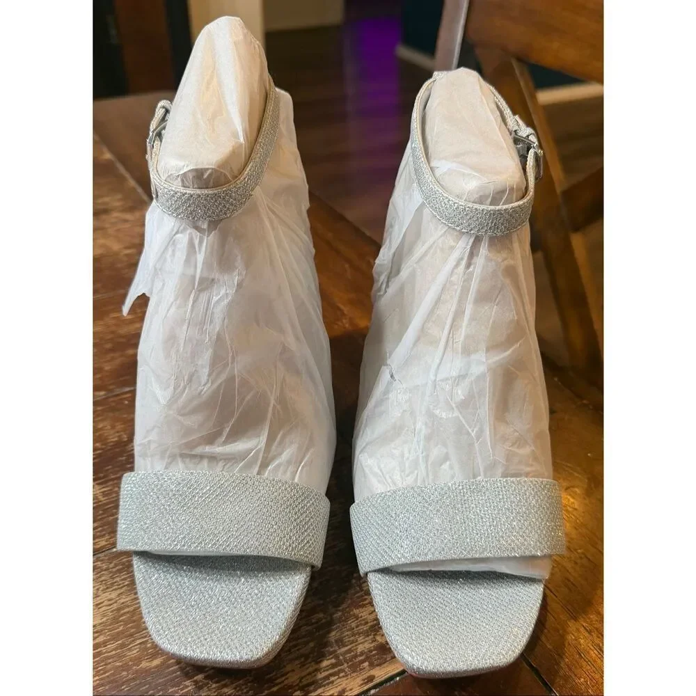 Naturalizer size color
